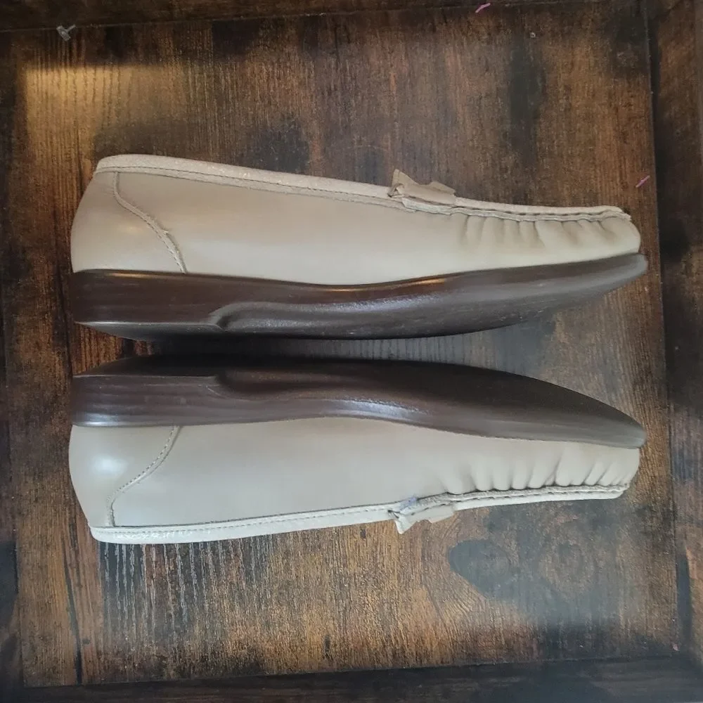 SAS Metro Slip On Loafer Taupe 8.5 Narrow